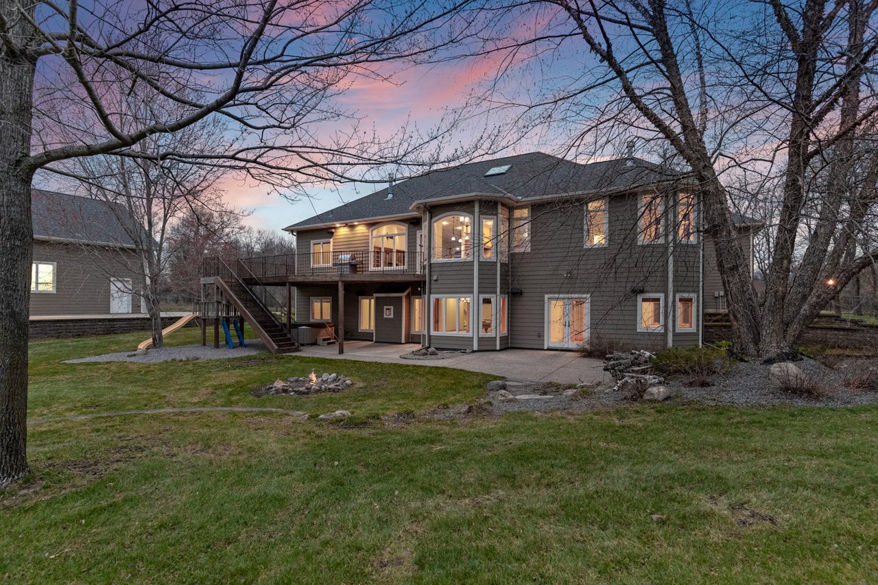 Exquisite Custom Built Rambler on the Refuge Golf Course