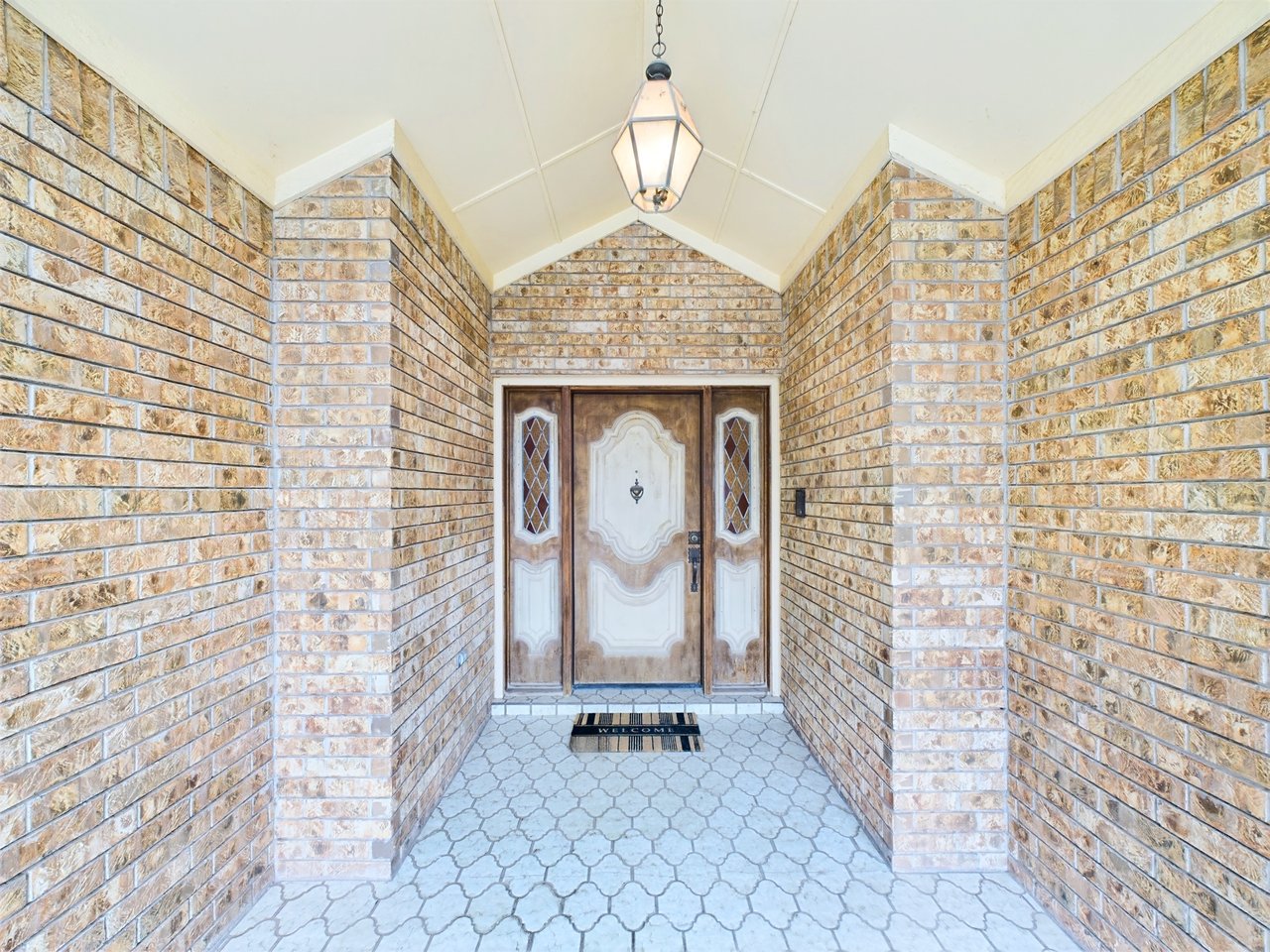 18 Winding Way