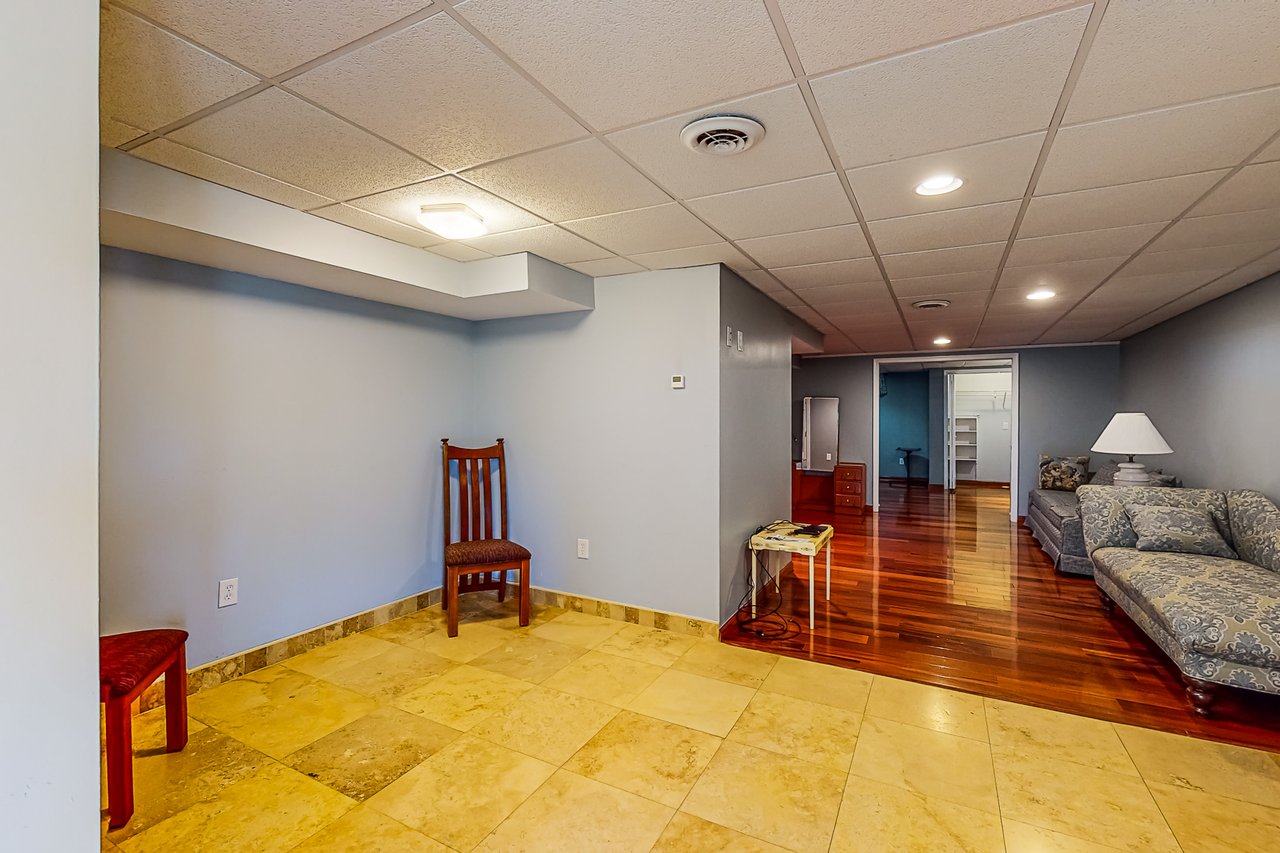 1771 Rhine Place