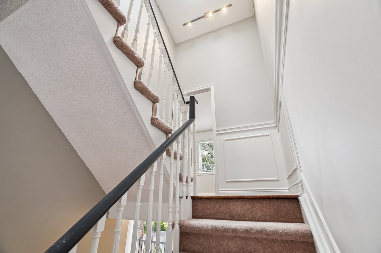Spacious 3 Bedroom Townhome in College Park