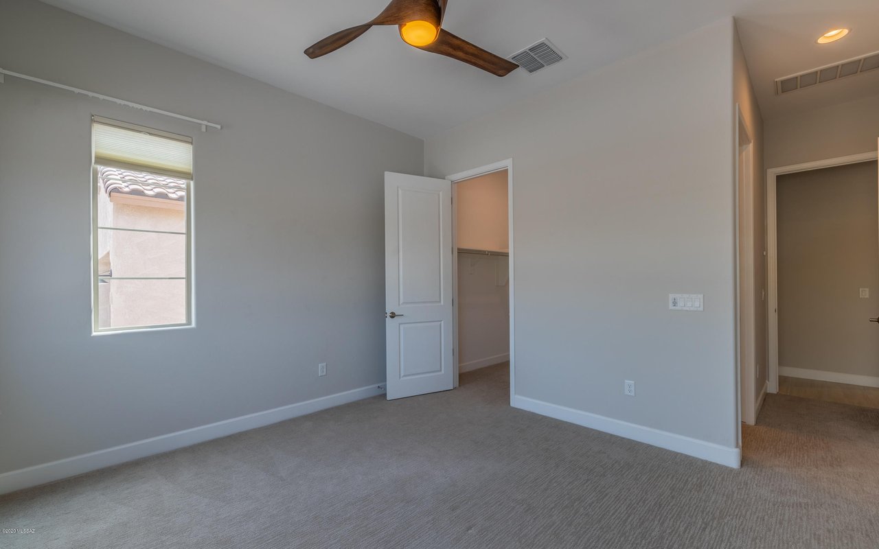 240 E Ancient Pueblo Ln