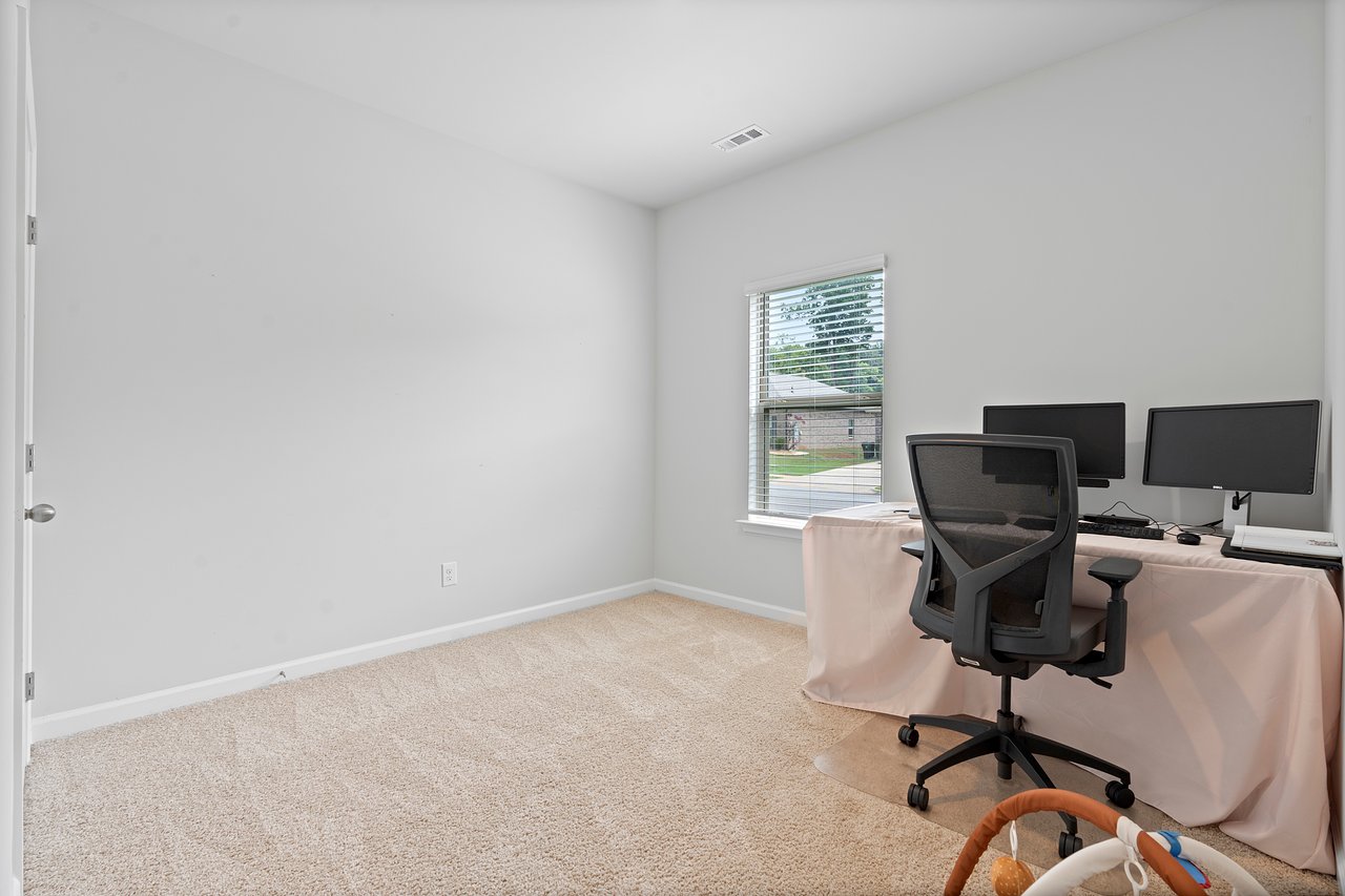 4 BEDROOMS!! Open floor plan and Fenced in back yard!!