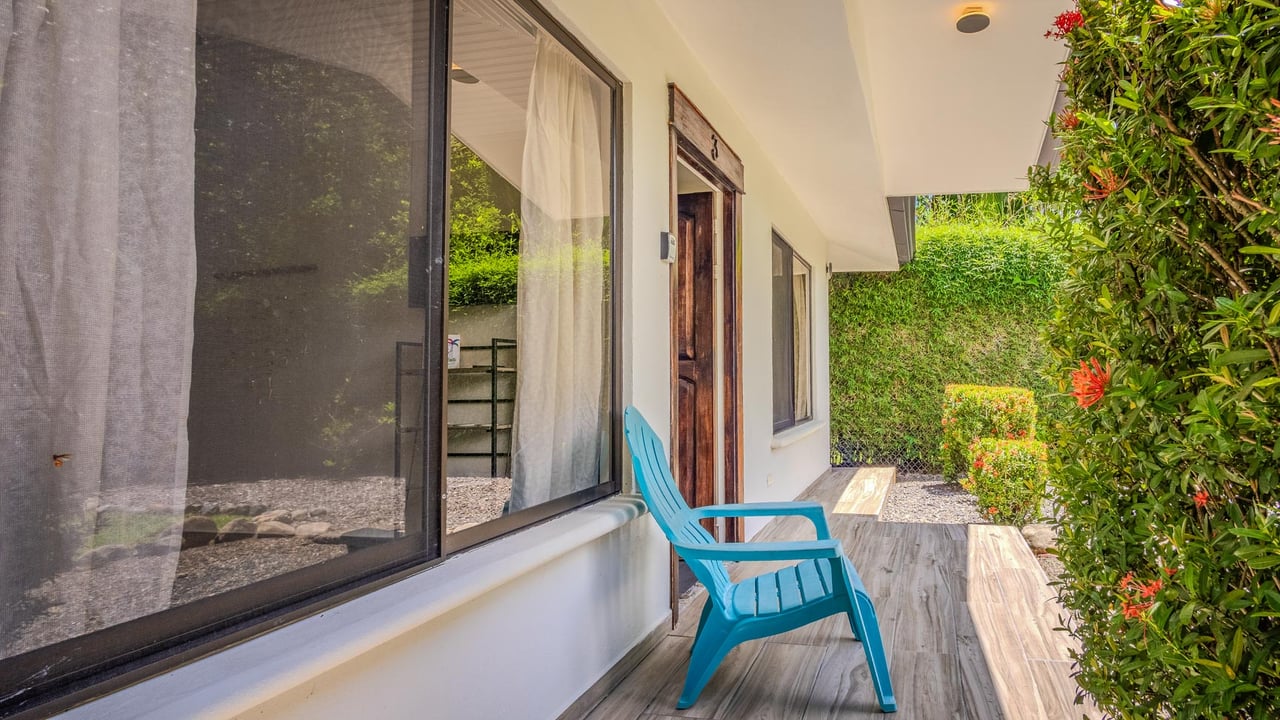 Tropical 3-Cabin Home with Pool and Gardens in the Heart of Uvita