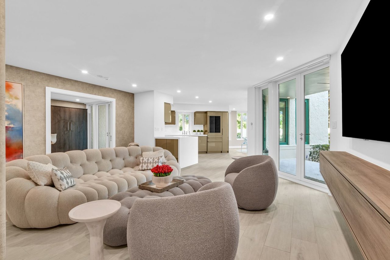 100 SE 5th Ave, Unit 106