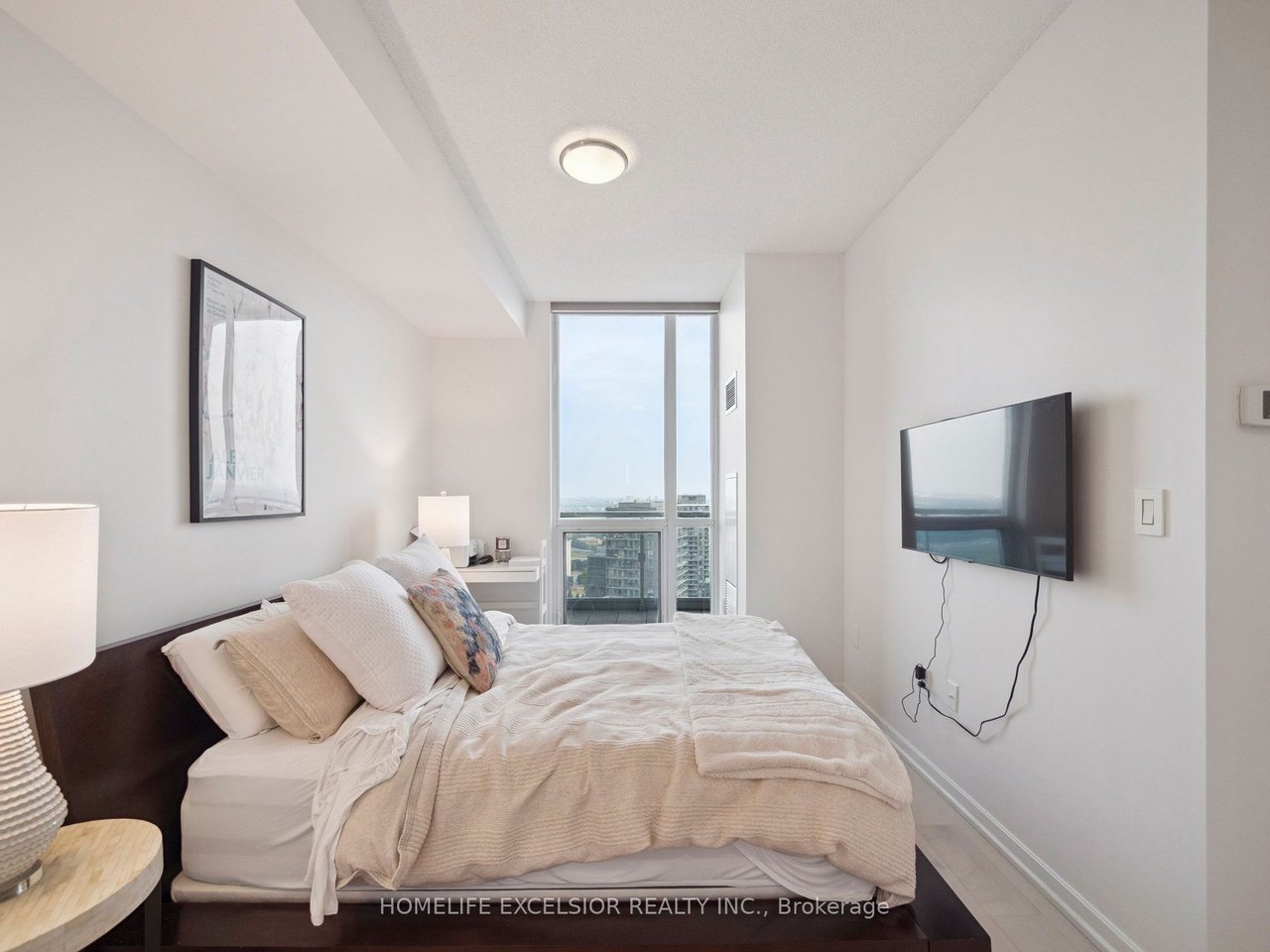 PENTHOUSE IN EMERALD CITY 
