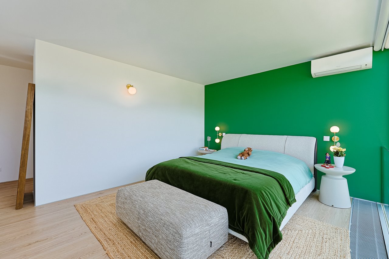 “The Green Villa” – Elegant Luxury Villa with Pool in Carnaxide, Oeiras