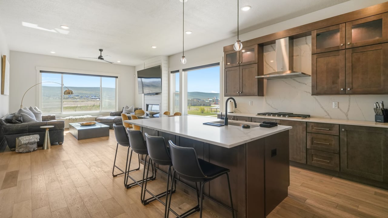 6537 Silver Creek Dr