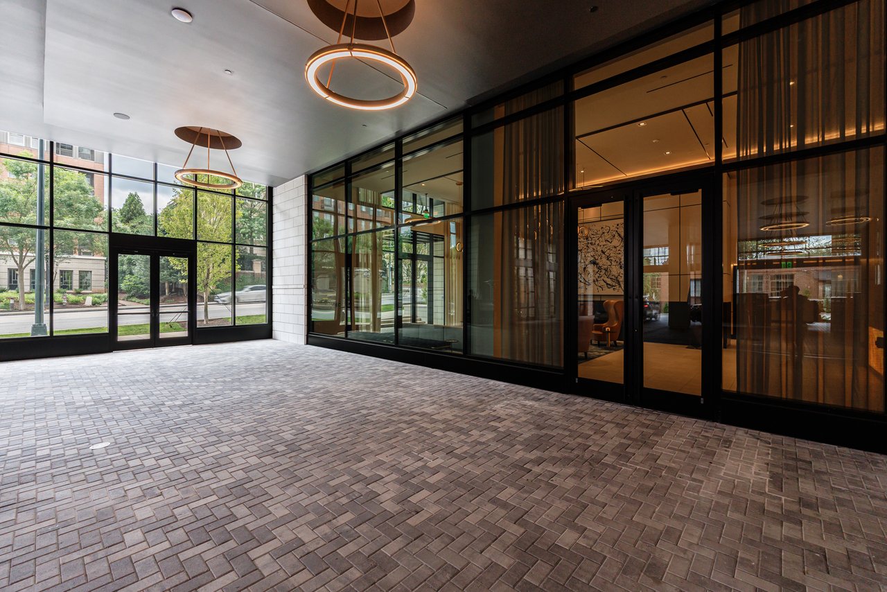 2425 Peachtree Road Unit 1806