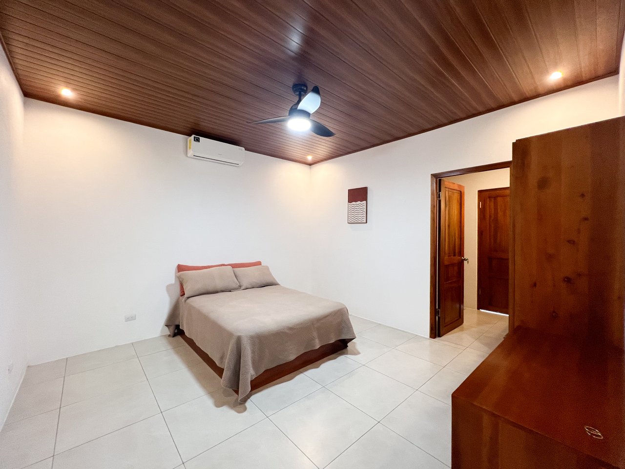 Clean, Modern Home Near Uvita Beach – Perfect Rental or Getaway