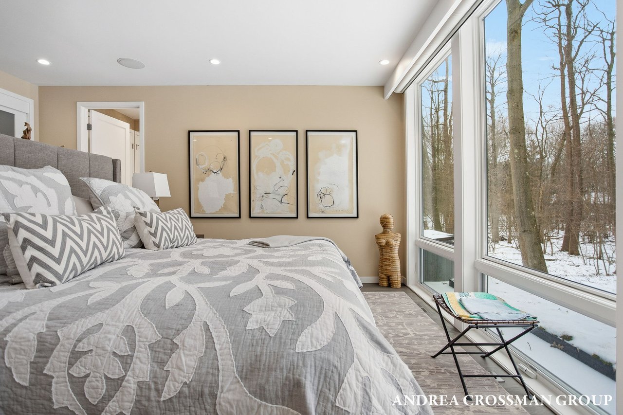 6919 Bendemeer Drive