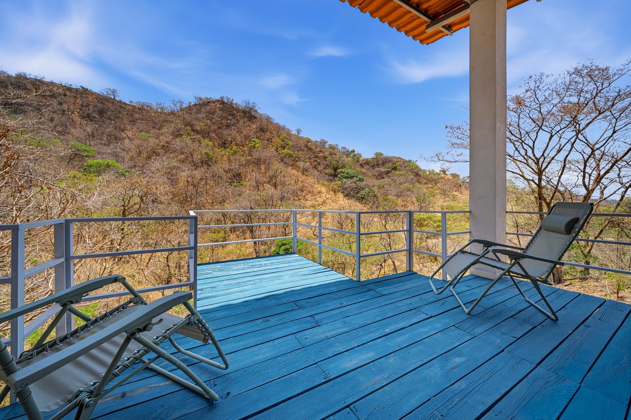 Finca Las Ventanas | Expansive Mountain View Estate Near Potrero
