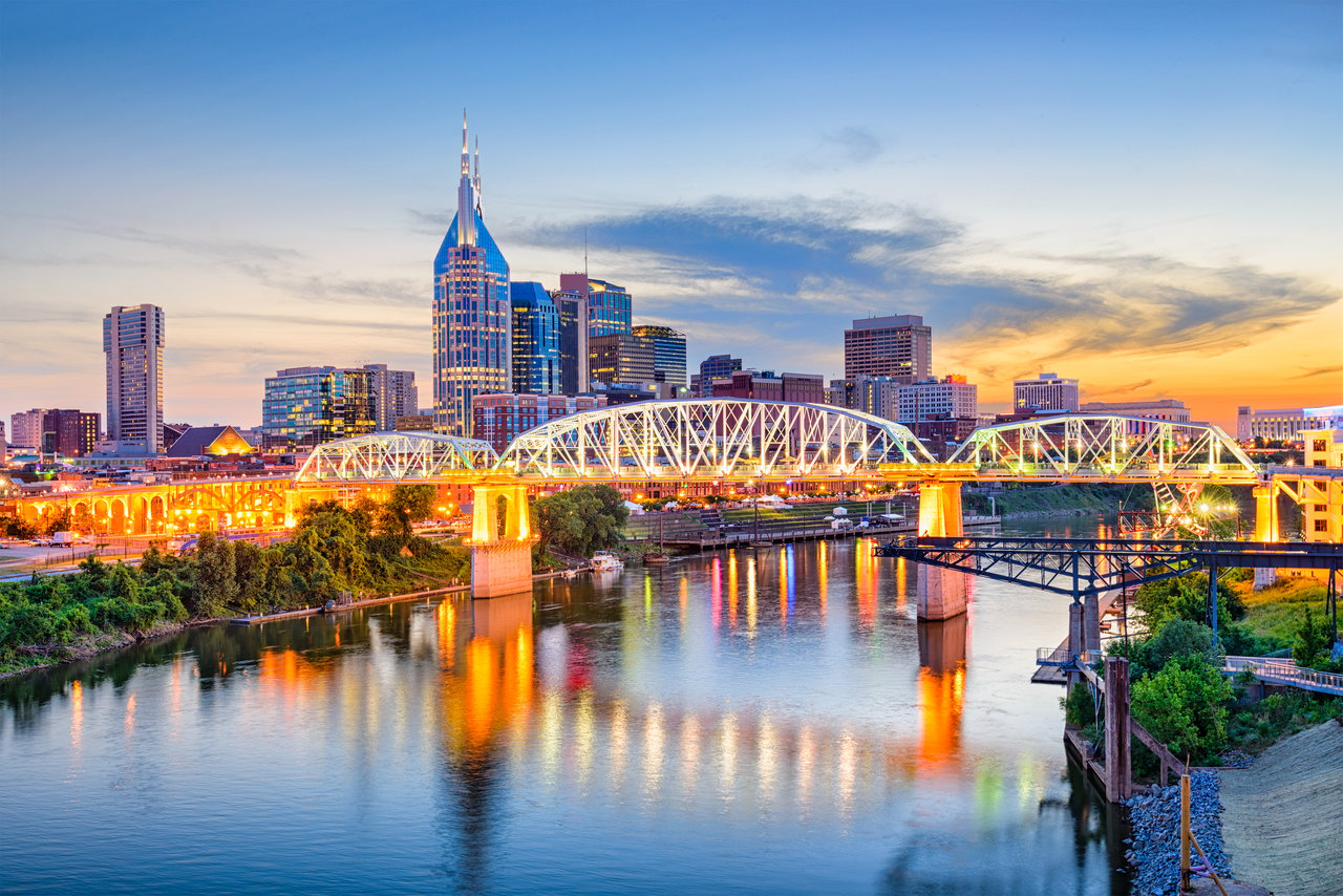 UNMATCHED VIEWS OF THE CUMBERLAND RIVER & NASHVILLE SKYLINE