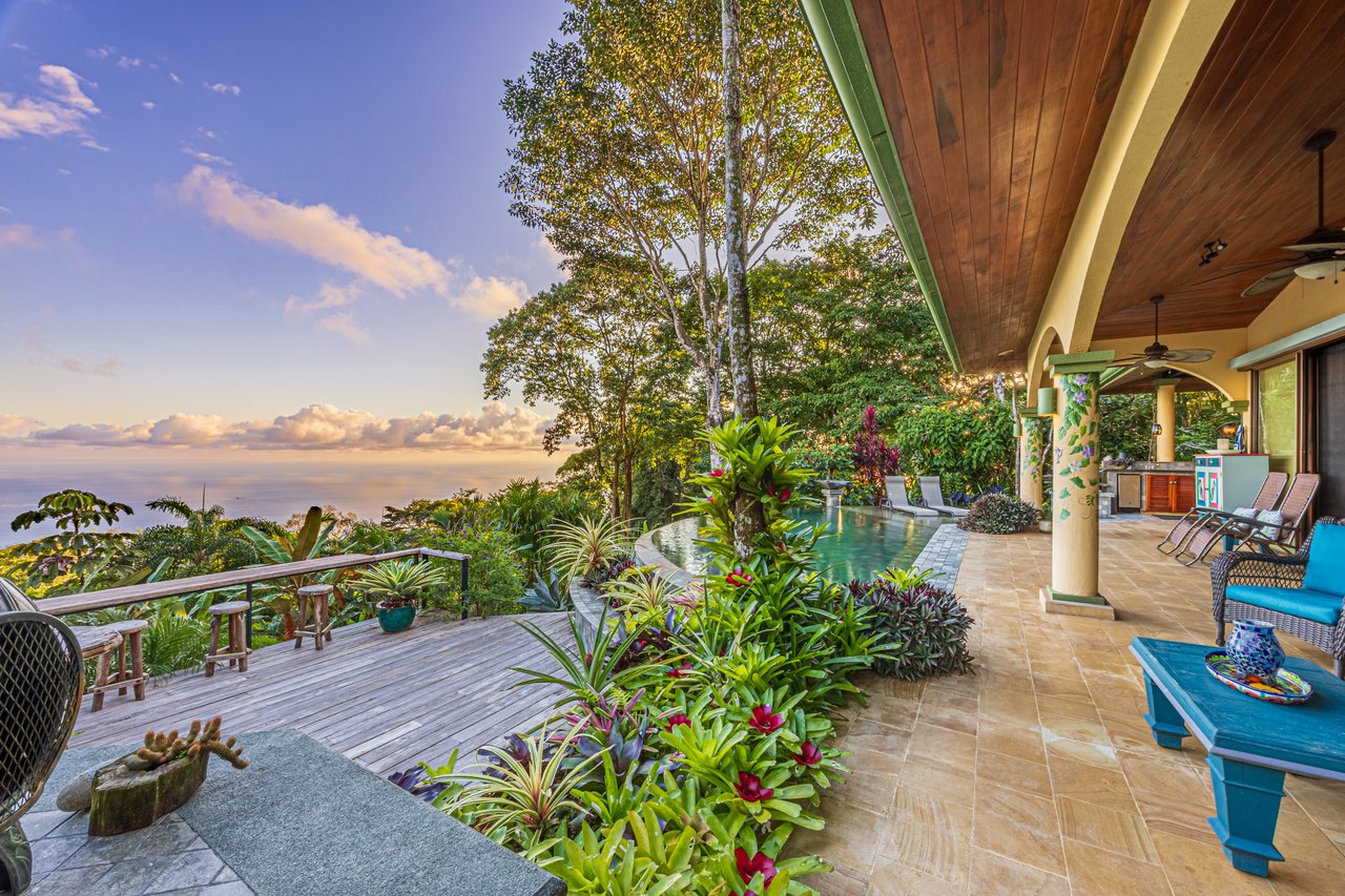 Costa Verde Estates Oceanview Home with Guest House