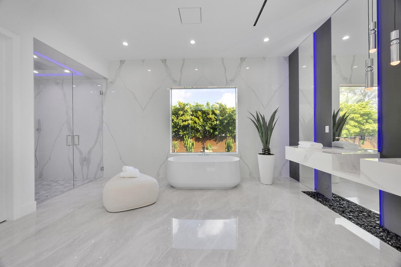 Your Private Resort - Everyday Of The Week