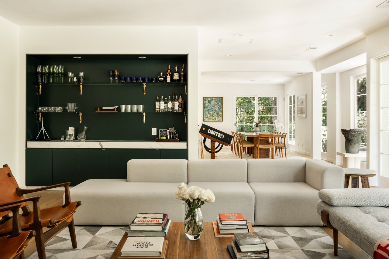 2410 Nichols Canyon Rd