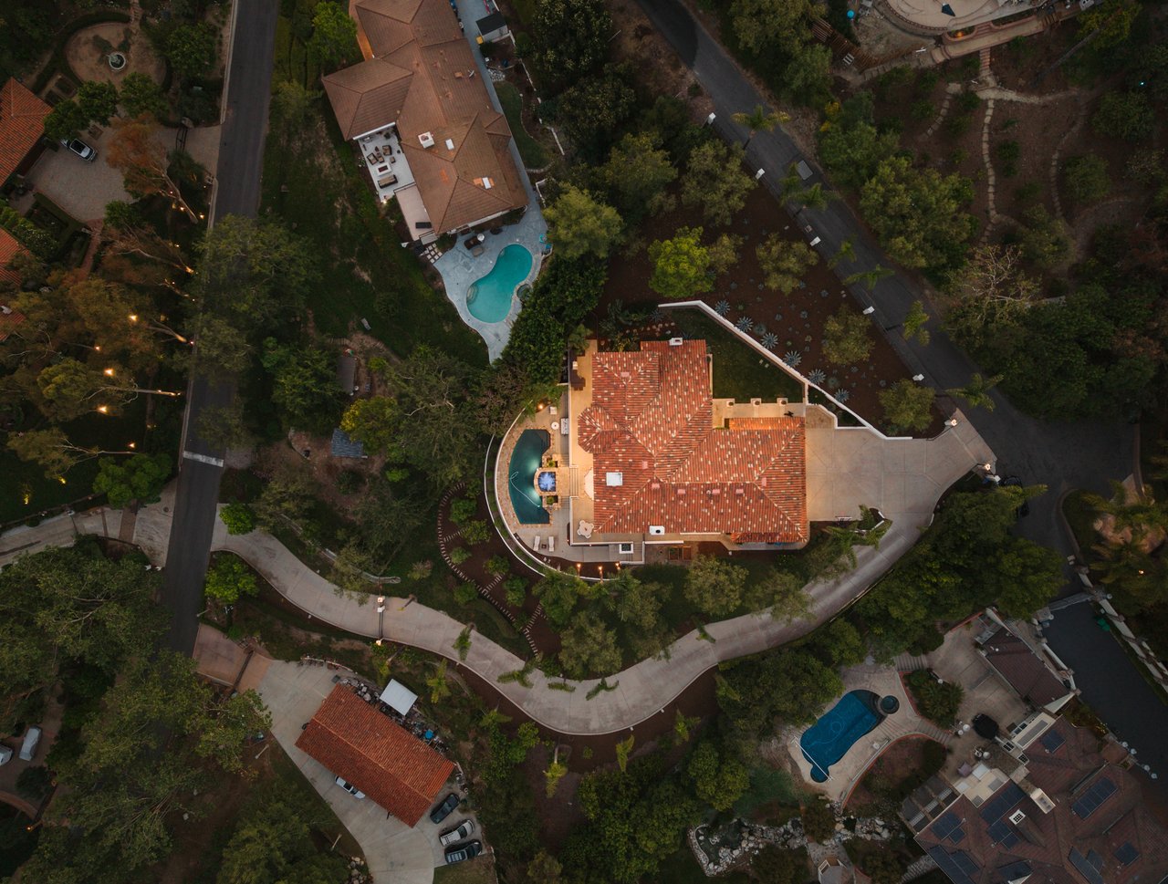 1805 Holly Tree Lane