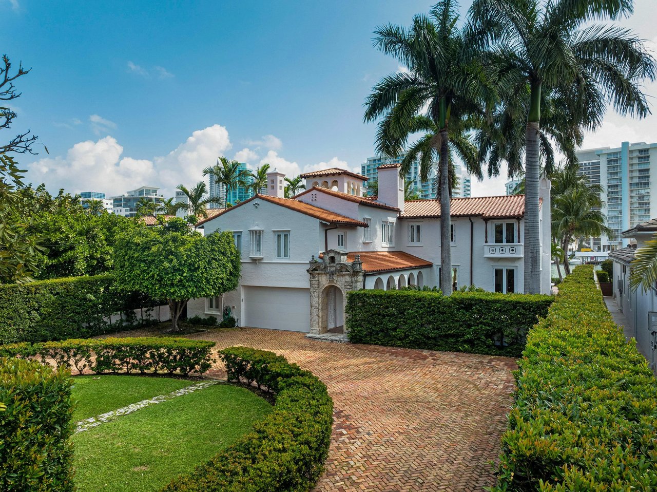 Pine Tree Drive, Miami Beach Waterfront