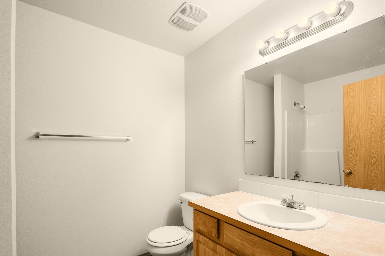 7510 193rd Avenue E Unit: 1&2