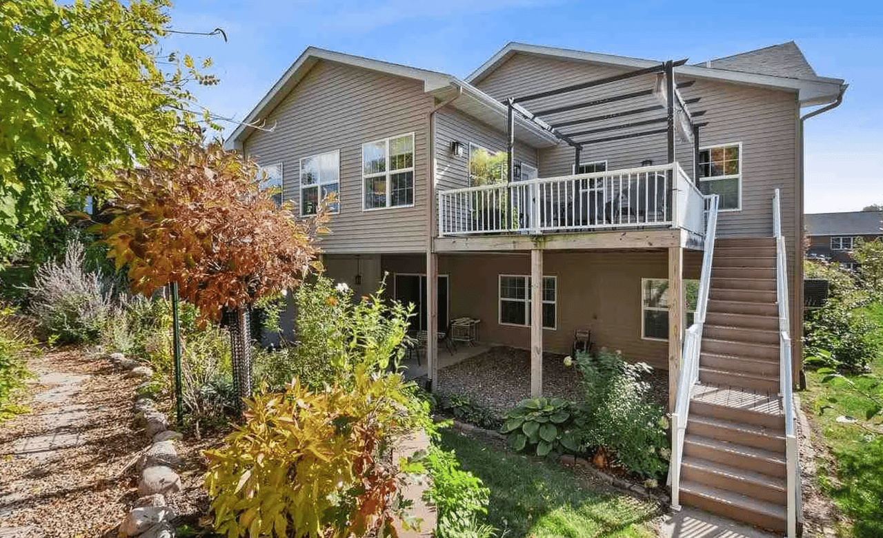 2001 Dempster Dr