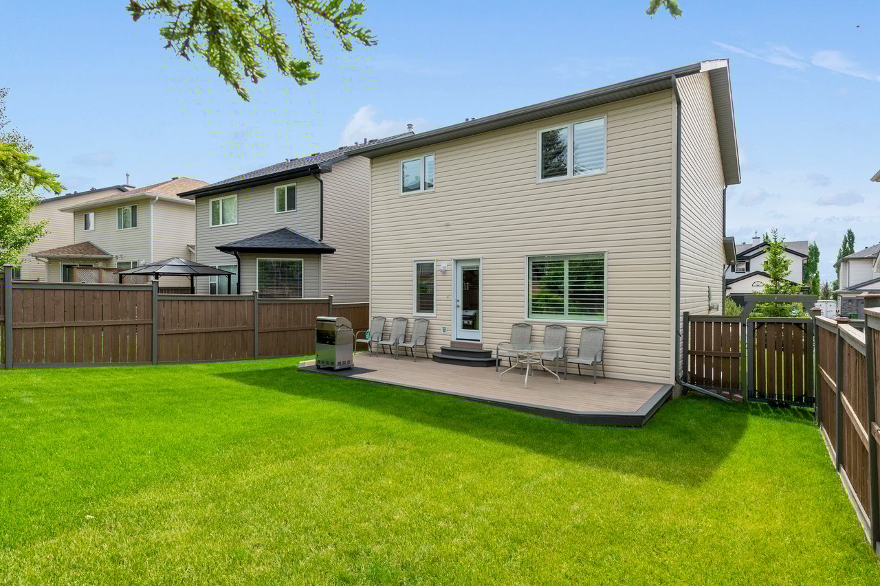 146 Rocky Ridge Close NW