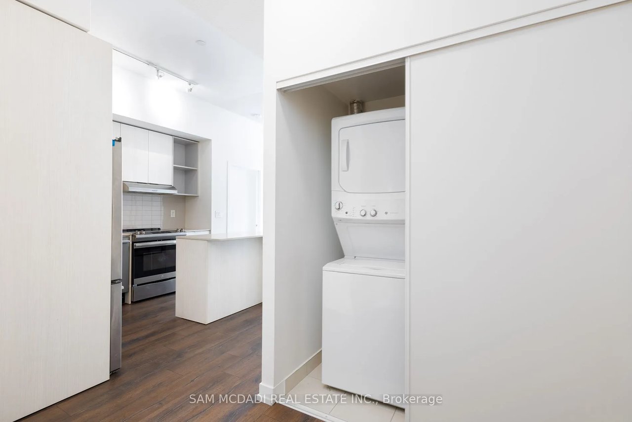 2520 Eglinton Ave W #410