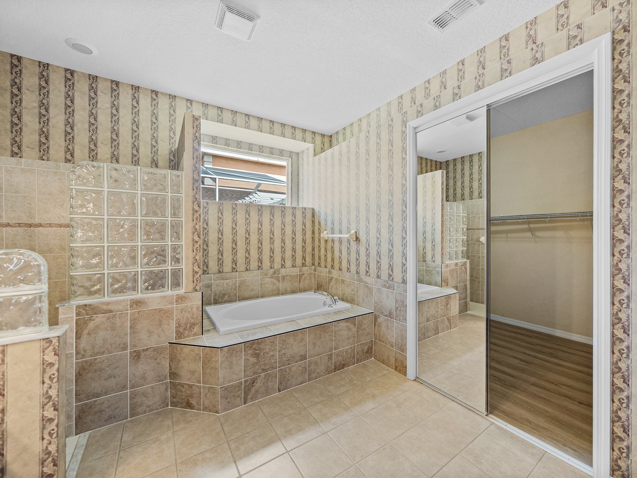 12508 FOREST HIGHLANDS DR