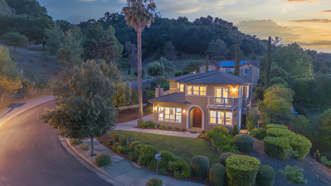 Broker Tour at 116 Regent Dr in Los Gatos Featuring Sipbie Caffè
