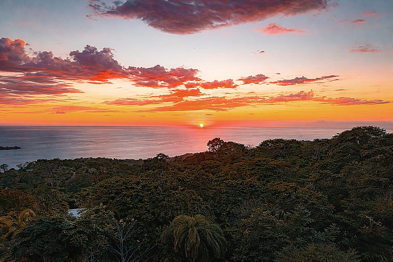 CasaPor Fin,Where the Rainforest Meets the Sea - Oceanview Luxury Estate
