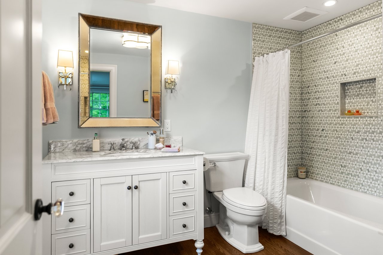 Renovated Georgian Colonial 