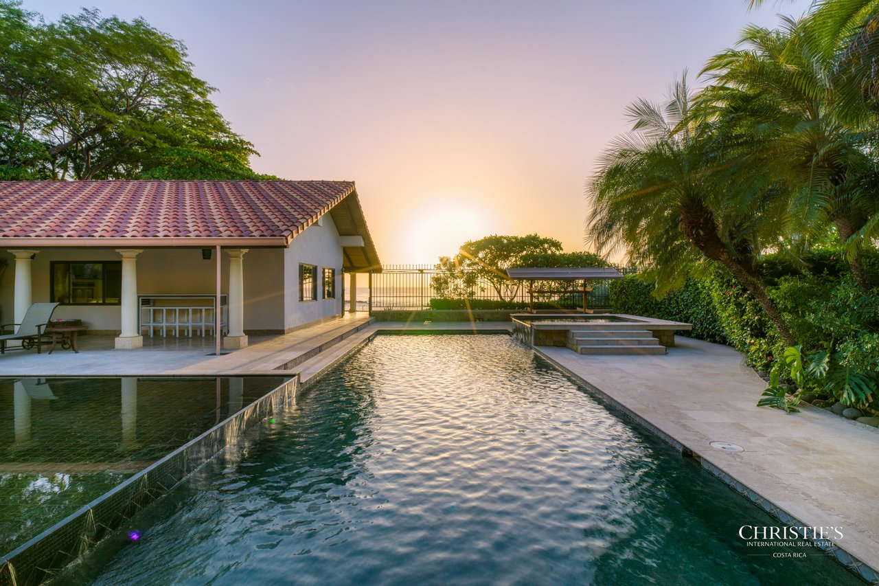 Casa Playa Bonita | Beachfront Luxury Estate in Playa Flamingo