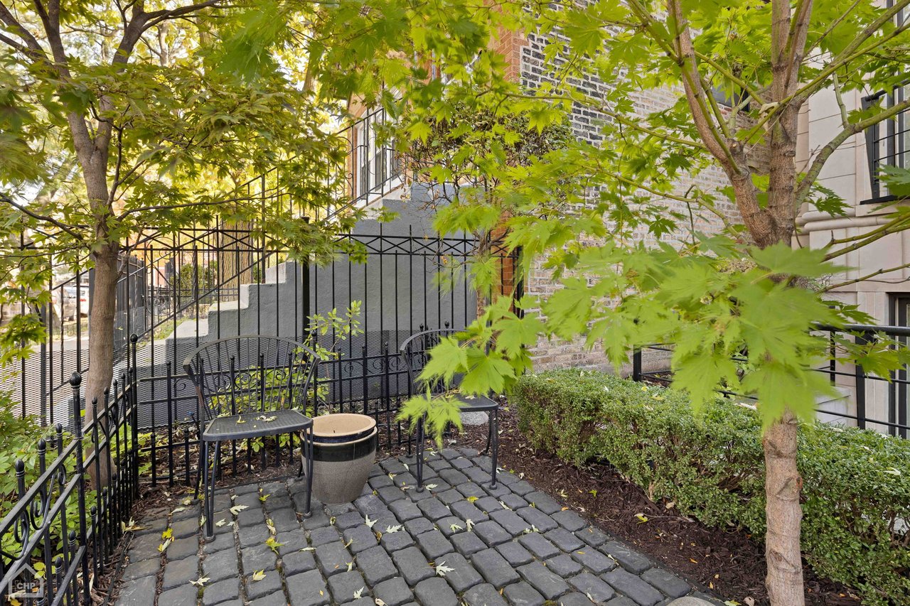 2115 W Superior Street 