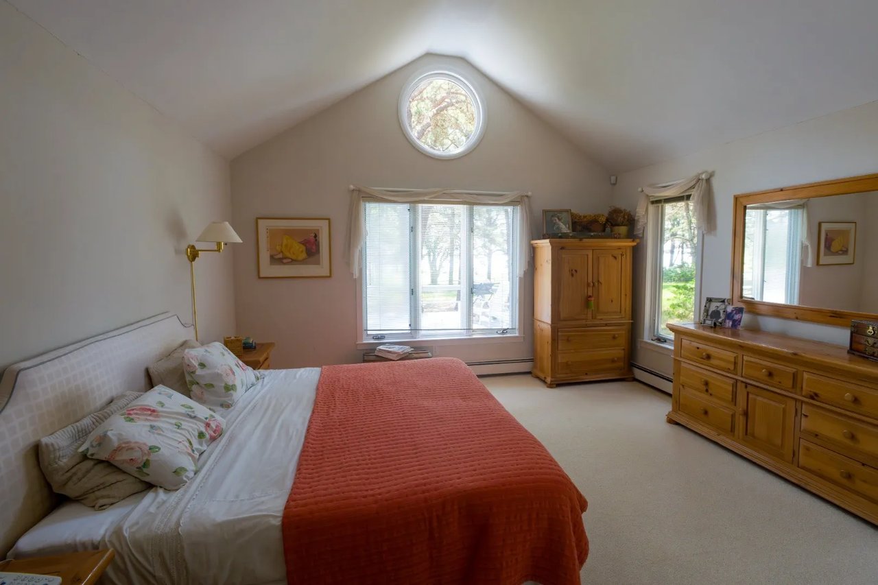 12 Tamarack Ln