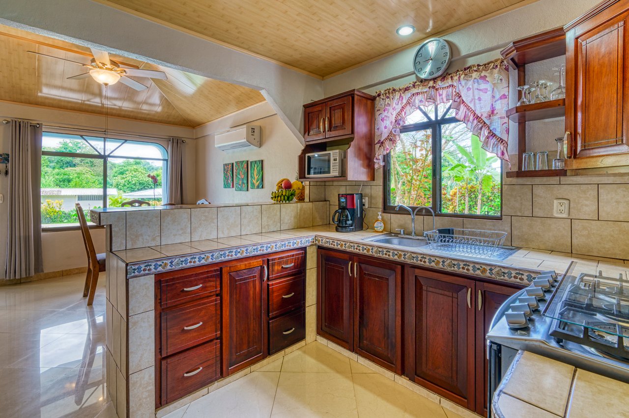 Casa Colibri - Easy Access, Beautiful, Private Lot