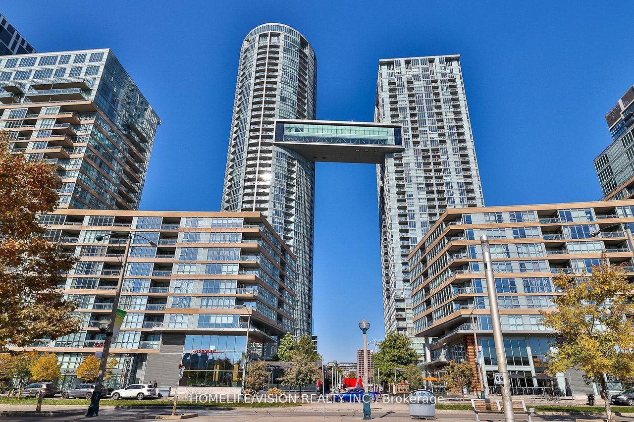 WATERFRONT LUXURY 