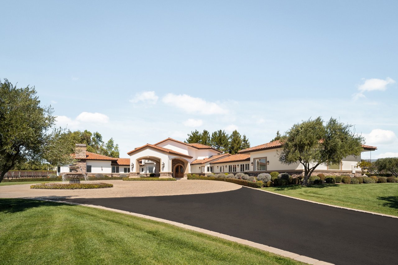2370 Refugio Rd