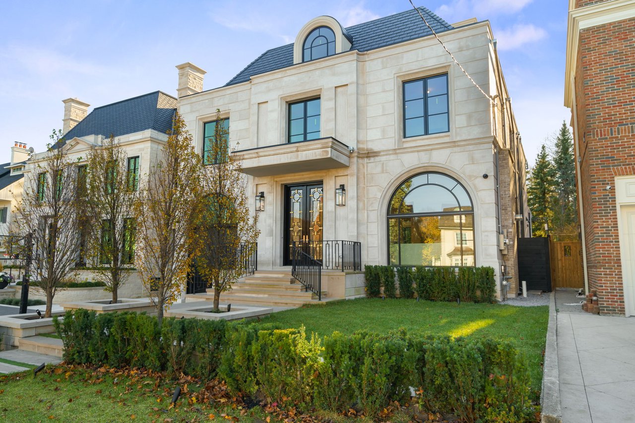 Prestigious Dunvegan Rd