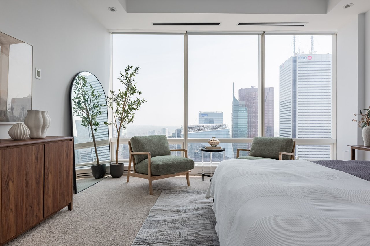 Suite 6104- 180 University Avenue