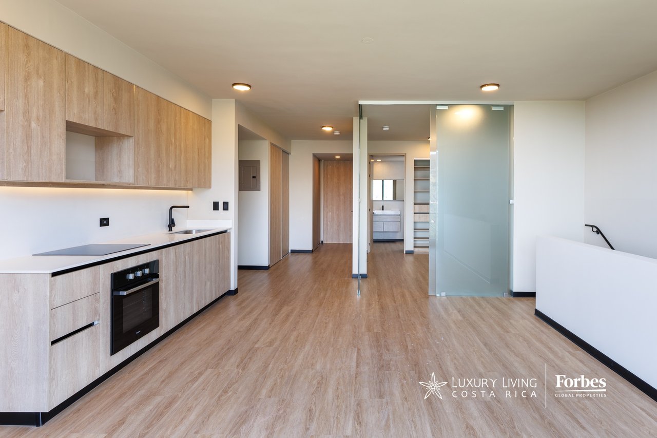 20995 – One bedroom duplex apartment with a balcony and storage room in Alto de las Palomas