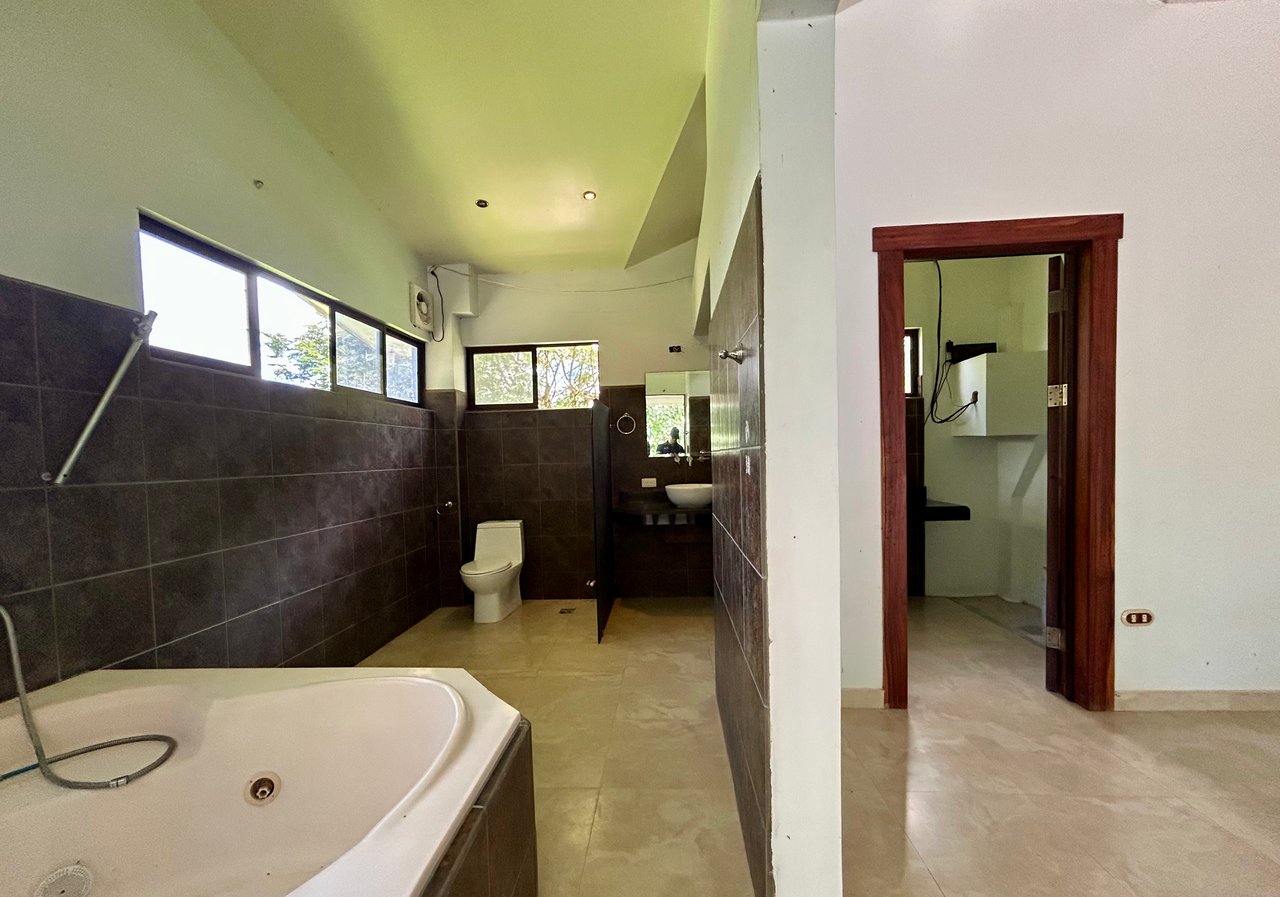 Fixer-Upper Home with an studio Office in Palmar Norte on a 4-Hectare Property
