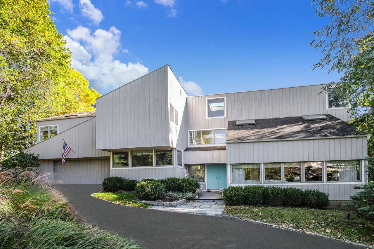 3 Deerfield Ln