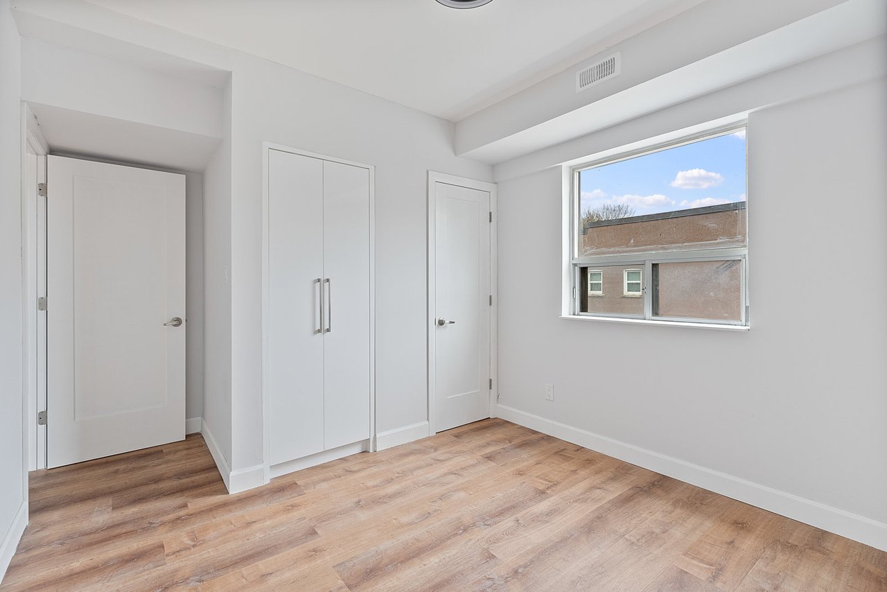 1328 Gerrard Street E 304