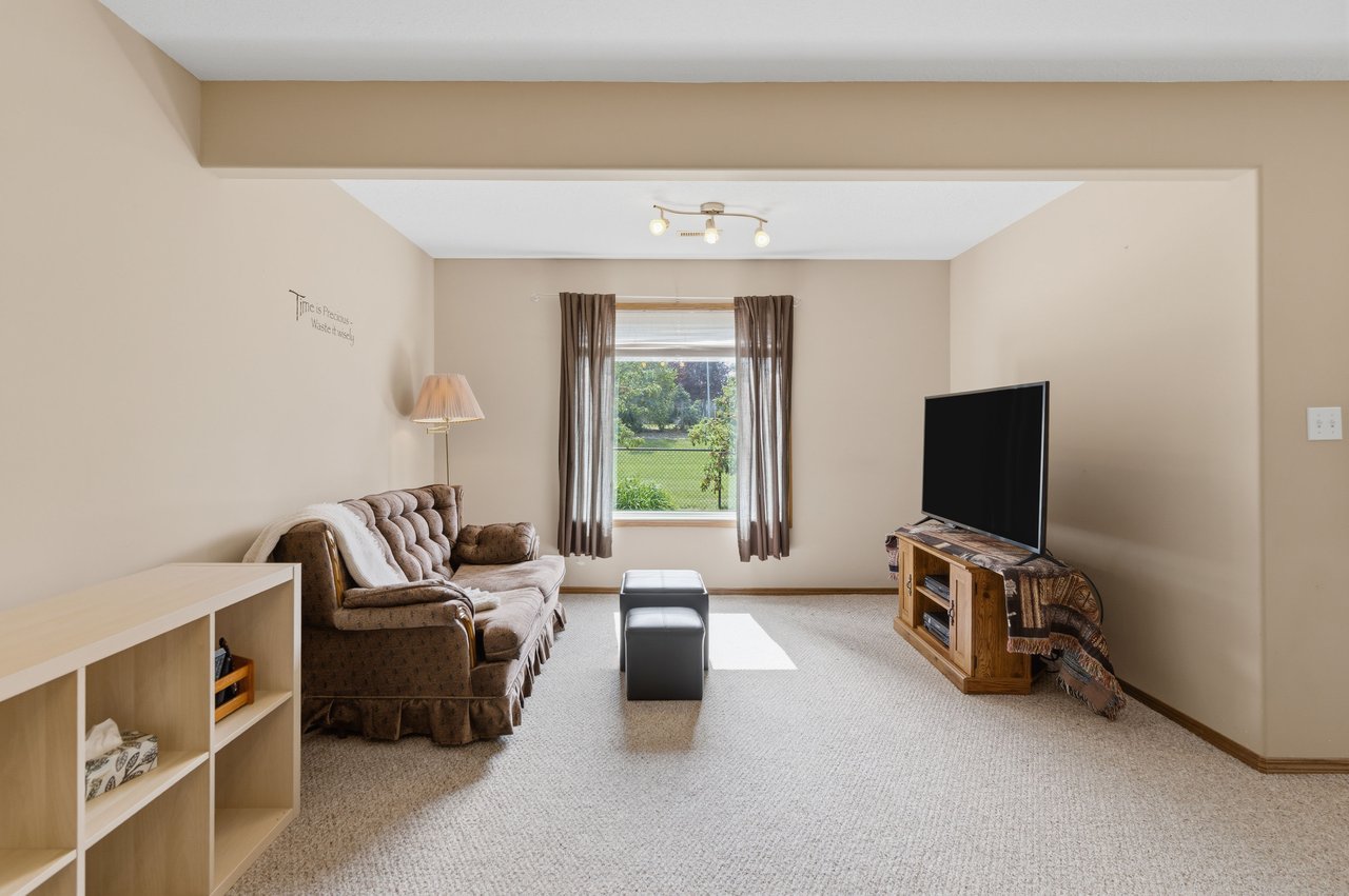 499 Highland Close