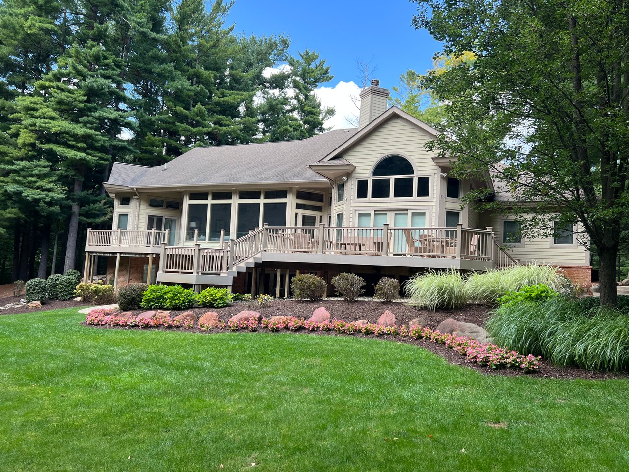12172 Woodline