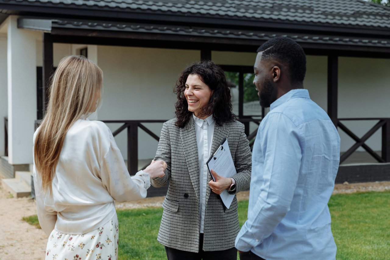Navigating the 2023 Housing Market: The Right Time to Sell