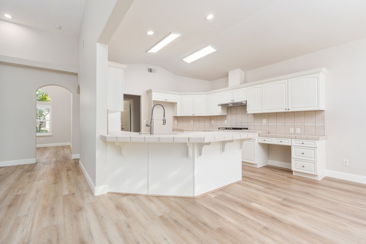 5049 W Locust Ave
