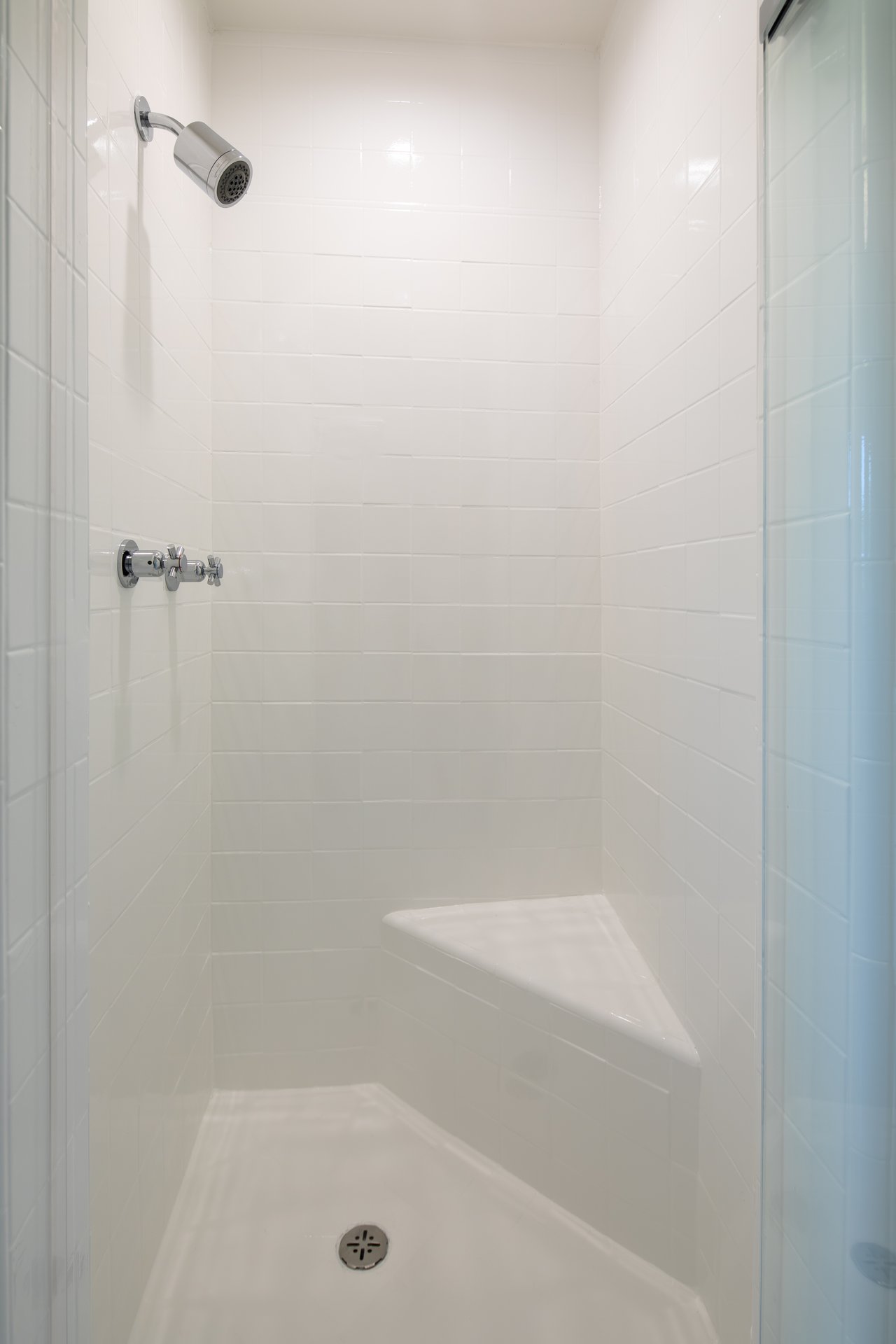 3987 Roxton Ave, Leimart Park