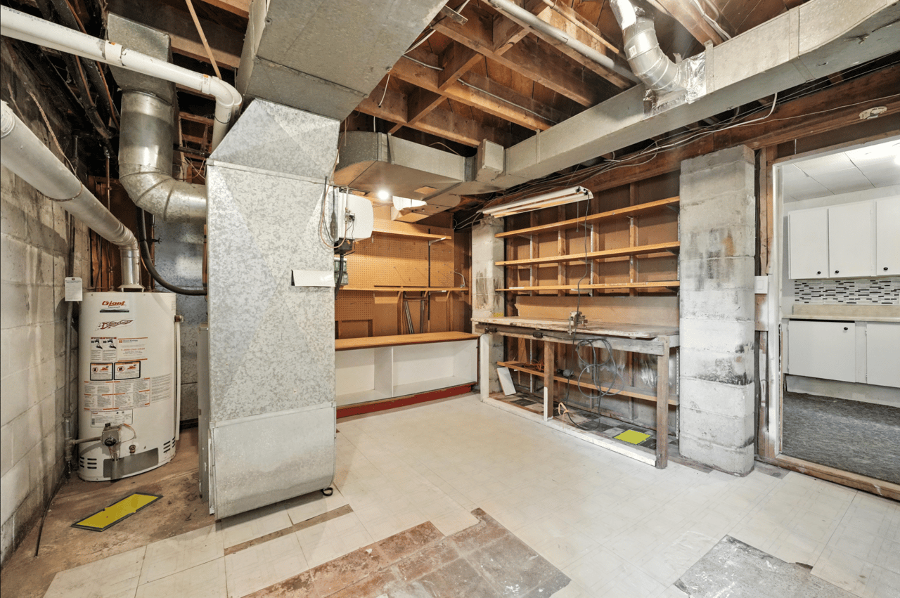 2975 Weston Road