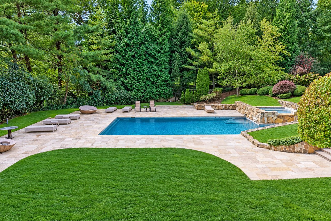15 Horseshoe Road (Long Island)