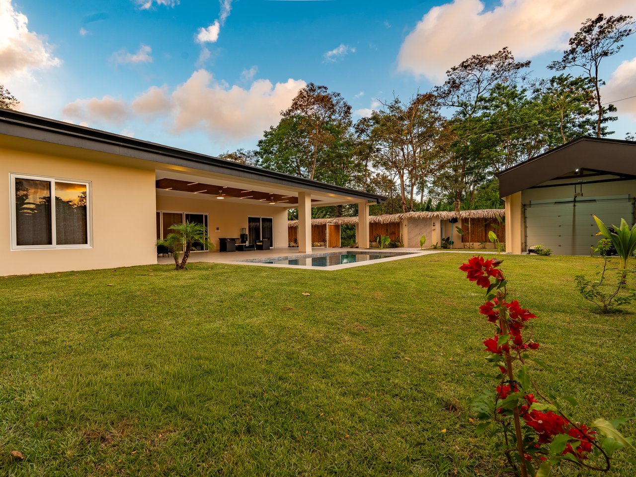 Refined Tropical Home in Uvita, Costa Rica | Walk to Beach & Parque Nacional Marino Ballena
