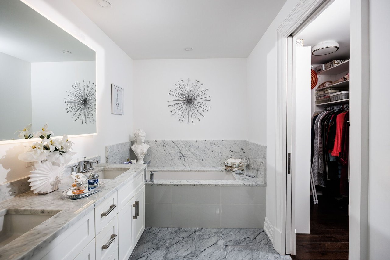 2060 Lakeshore Road 1802